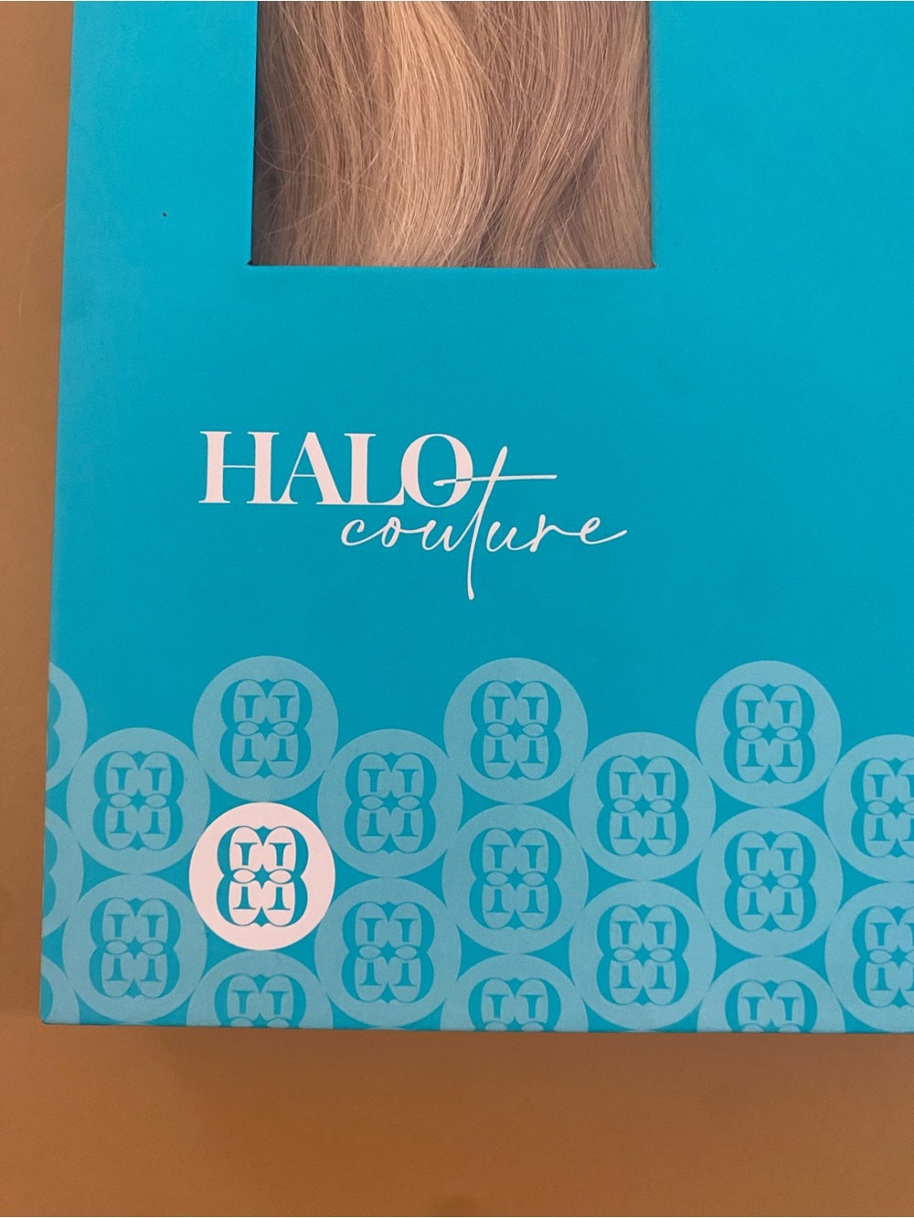 16" Original Blonde Halo Couture Hair Extensions - Picture 2 of 8